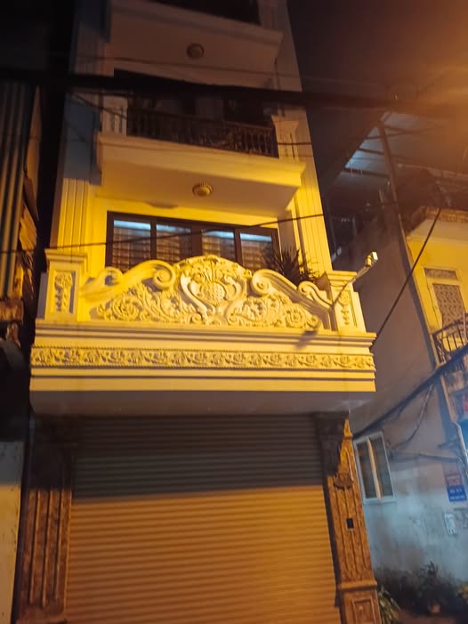 Mặt phố chùa Quỳnh. Gần bệnh viện Thanh Nhàn, công viên Võ Thị Sáu, ô tô dừng đỗ ngày đêm, vừa ở ...