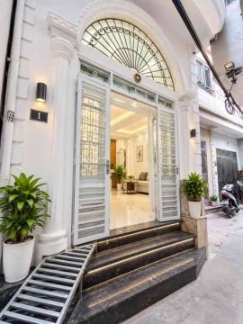 BÁN NHÀ KIM MÃ 25m² giá 7,5 tỷ. 5 tầng.