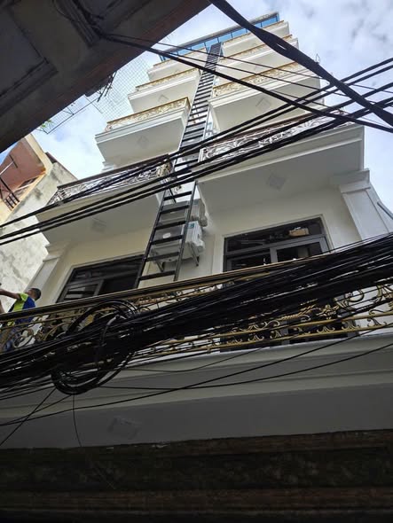 Bom Tấn Ngọc Hà, 5m ra xe cứu hỏa, 8 tầng, 24 phòng, 2 mặt ngõ. Bấm nhanh !