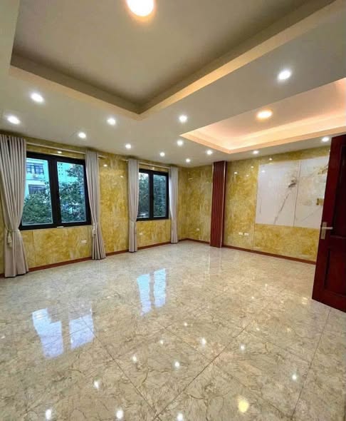 Cho thuê nhà nguyên căn có thang máy trong ngõ, gần ngõ 100, Đường Trường Chinh, Quận Đống Đa