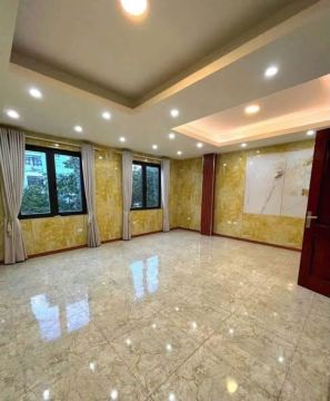 Cho thuê nhà nguyên căn có thang máy trong ngõ, gần ngõ 100, Đường Trường Chinh, Quận Đống Đa