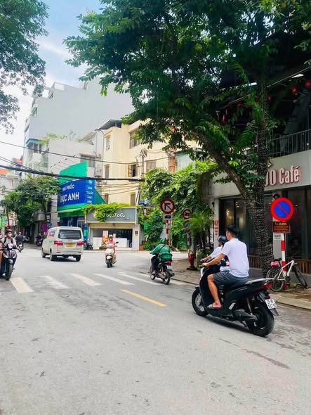 Ô TÔ ĐỖ- NGUYỄN NGỌC NẠI- DTSD~55m2x3T- CHỈ 12 TỶ HƠN