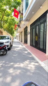 Hơn 24 tỷ nhà phân lô 6 tầng thang máy phố Duy Tân Cầu Giấy