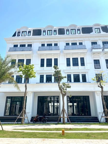 Sang nhượng liền kềLouis City Hoàng Mai.