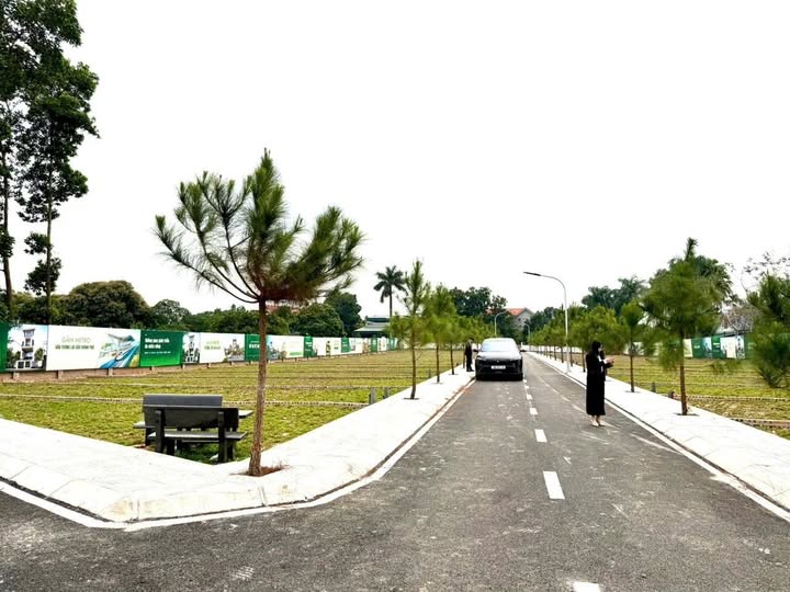 NHỈNH 2 TỶ "SĂN" ĐẤT TRẠI HỒ- HOÀ LẠC, ĐÓN SÓNG PHÍA TÂY