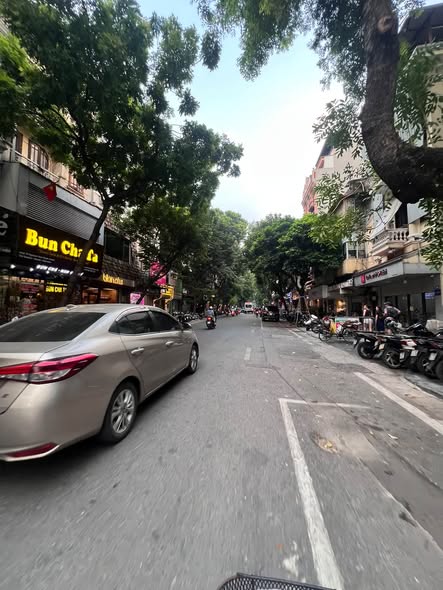 Phố Bạch Mai Kinh Doanh Đỉnh 15.8 Tỷ! 7 Tầng Mặt Tiền 8m -Thang Máy -Lh 0845666479