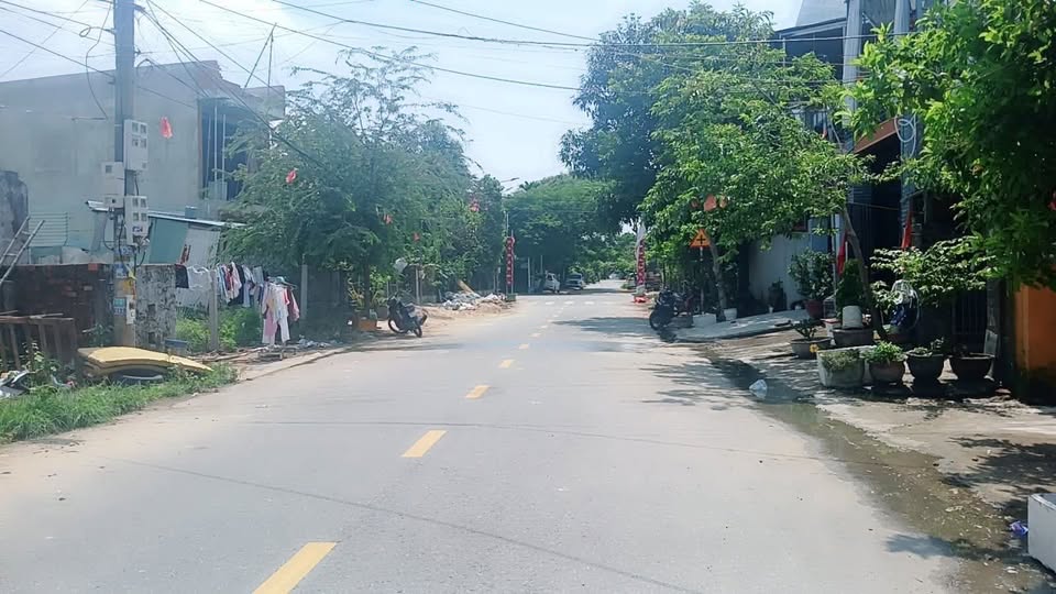 NHÀ CẤP 4 ĐƯỜNG LỀ 13,5m, CÓ SẴN DÒNG TIỀN 3.5 TRIỆU/THÁNG!