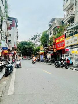 NHÀ ĐẸP NGỌC KHÁNH- BA ĐÌNH HN CHỈ: 9,7 TỶ, THANG MÁY NHẬP KHẨU.
