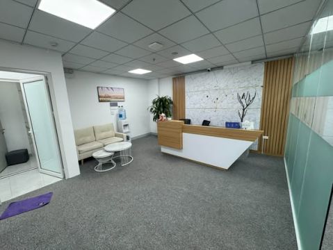 Cho thuê văn phòng ngăn sẵn full nội thất Trần Thái Tông Cầu Giấy
