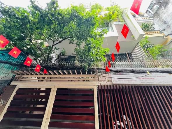SIÊU PHẨM LÁNG HẠ-BA ĐÌNH. MẶT TIỀN BỀ THẾ. Ô TÔ TRÁNH-Ô TÔ VÀO NHÀ. THANG MÁY NHẬP KHẨU. GẦN PHỐ...