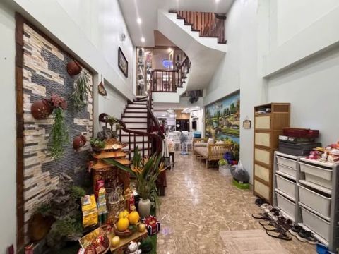 12tr/tháng- Mời thuê nhà Trần Phú- gần hồ Văn Quán- 5 ngủ- cho ở nhóm