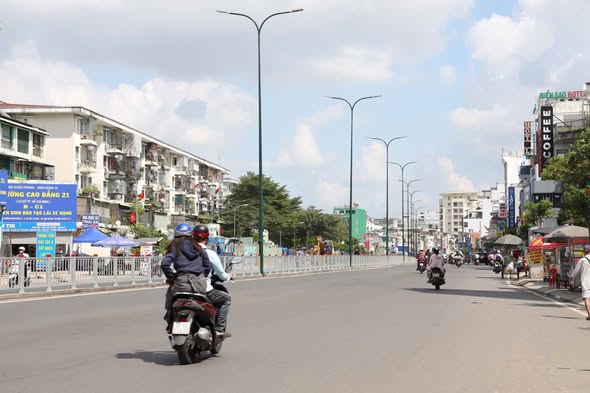 11TỶ- DƯƠNG QUẢNG HÀM - 37m2*5T - TT CẦU GIẤY - 50M RA PHỐ - NGÕ THÔNG - VỪA Ở VỪA KINH DOANH