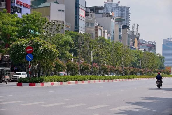 12.9TỶ - TRẦN DUY HƯNG - 45m2 *6T - NGÕ THÔNG - GẦN PHỐ - BAGAC ĐỖ CỬA - DÂN XÂY - Ở & CHO THUÊ