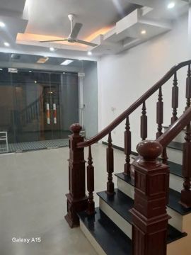 Cho thuê nhà ngõ 690 Lạc Long Quân ( hoặc ngõ 81 Trịnh Công Sơn), phù hợp hộ gia đình, văn phòng,...