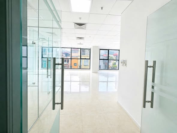 CHÍNH CHỦ CHO THUÊ GẤP VĂN PHÒNG TẠI MẶT ĐƯỜNG LÊ VĂN LƯƠNG - THANH XUÂN: