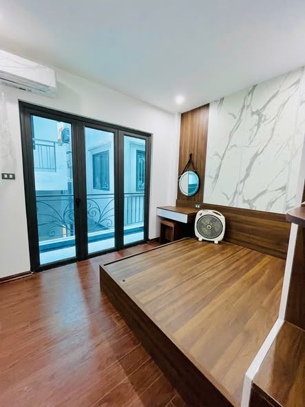 BÁN NHÀ LÁNG HẠ - ĐỐI DIỆN KHU VỰC ĐẮC ĐỊA - 6 TẦNG THANG MÁY - SỔ ĐỎ HOA HẬU