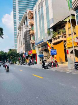 Nhà nhỏ Cửa Bắc - Phan Đình Phùng - 30m - 5 tầng - 3m MT - nhỉnh 6 tỷ - ko quy hoạch