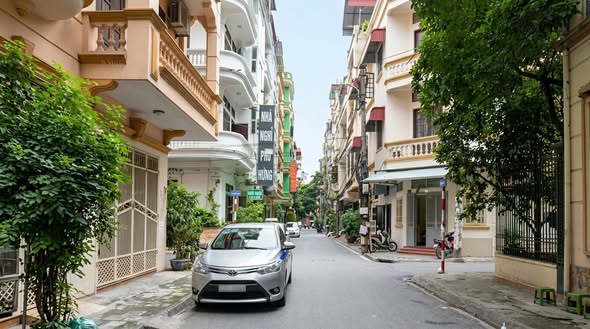 PHÂN LÔ - VỈA HÈ - 2 Ô TÔ TRÁNH - Ô CHỜ THANG MÁY - NGÕ 52 QUAN NHÂN - 25M RA PHỐ - 54M2*5T - GIÁ...