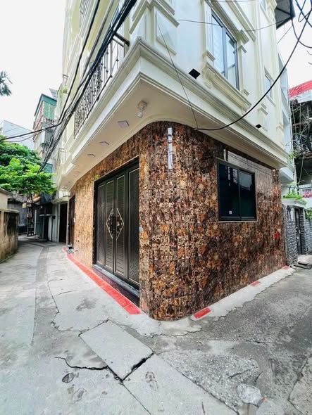 Bom Tấn Phan Kế Bính, lô góc, 7 tầng, 10 căn hộ vip cho thuê. Bấm ngay !
