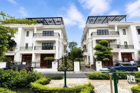 Bán bất động sản 18X TỶ