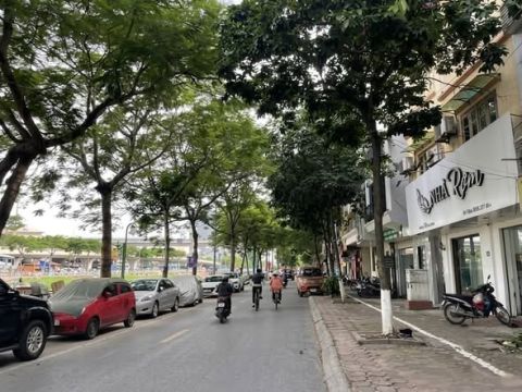 9.6TỶ - QUAN HOA  - 36M2*5T - TT CẦU GIẤY - NGÕ THÔNG BAGAC - 30M RA PHỐ - Ở & KINH DOANH