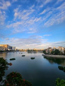 TUYỂN TẬP NHÀ SẴN SỔ VUÔNG,  Ô TÔ TRÁNH, CHO CHỦ MỚI THÍCH MỘT BƯỚC RA HỒ HOÀNG CẦU 22TỶ_35TỶ
