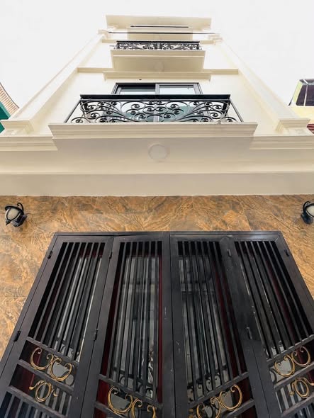 CHÍNH CHỦ CẦN BÁN NHÀ 5 TẦNG NGÁCH 57 NGÕ 10 LÁNG HẠ, P. GIẢNG VÕ, TP. HÀ NỘI. GIÁ: 10,6 TỶ