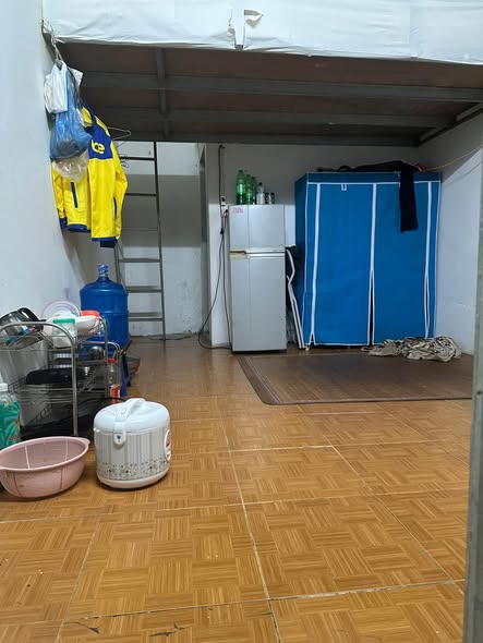 Nhà mh có 1 phòng kép kín giá 2 triệu có điều hoà bình nóng ở 193 phú diễn ai quan tâm ib nhé