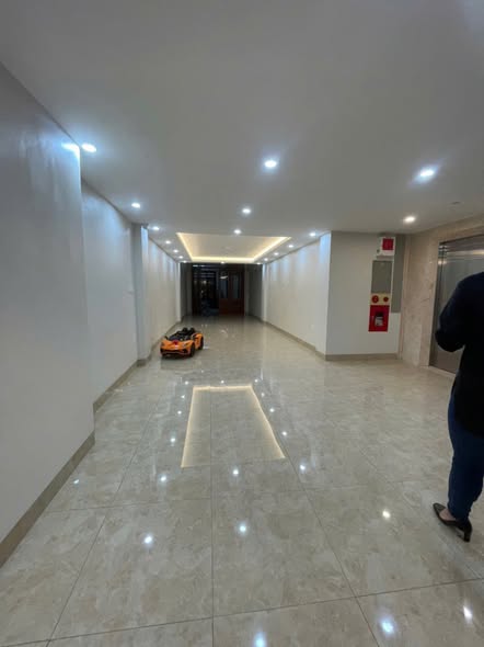 15 TRIỆU- VĂN PHÒNG- SPA- STUDIO... PHỐ LÝ NAM ĐẾ- THANG MÁY- NGÕ ÔTÔ