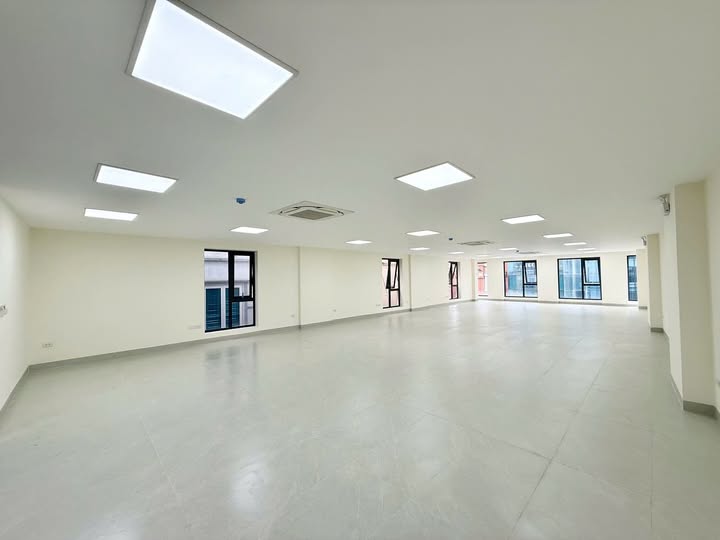 Cho thuê sàn tầng 5, 7, 8 có thang máy trong ngõ, gần ngõ 72 Đường Nguyễn Khánh Toàn, Quận Cầu Giấy