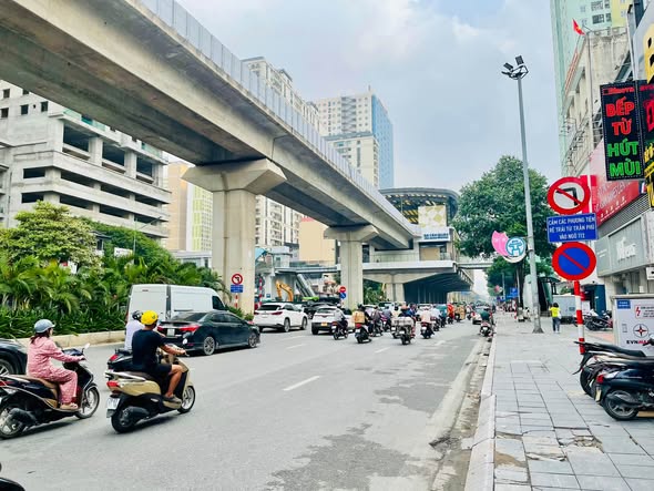 PHỐ TRẦN PHÚ – GẦN GA VĂN QUÁN KHOẢNG 100M | NHÀ 6 TẦNG – 4 NGỦ – LÔ GÓC 2 MẶT THOÁNG | NHỈNH 8 TỶ