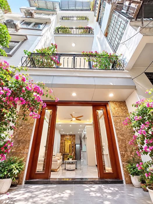 ĐẠI LA – 40M² x 5 TẦNG – THANG MÁY – SÂN RIÊNG – NHỈNH 12 T.Ỷ