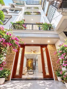 ĐẠI LA – 40M² x 5 TẦNG – THANG MÁY – SÂN RIÊNG – NHỈNH 12 T.Ỷ