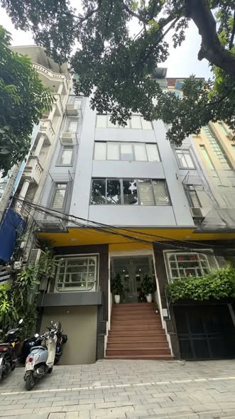 Cho Thuê Nhà 125m2*6 Tầng.TM tại láng Hạ đống đa.