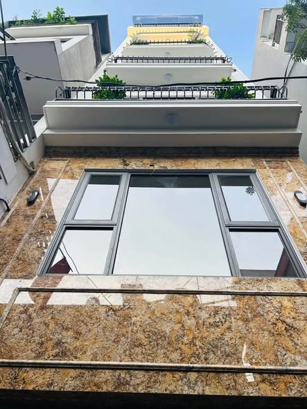 NHÀ ĐẸP XÂY MỚI TÔN THẤT TÙNG  - 6 TẦNG THANG MÁY - TT ĐỐNG ĐA - GẦN CÁC TRƯỜNG ĐH LỚN - BV ĐẠI H...