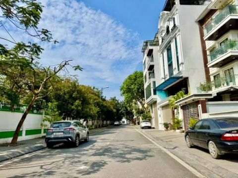 KHÔNG THỂ RẺ HƠN - KHÔNG MUA EM CŨNG CHỊUTĐC PHƯỜNG VIỆT HƯNG - Chủ bán gấp giảm 6 tỷ Trở về quá ...