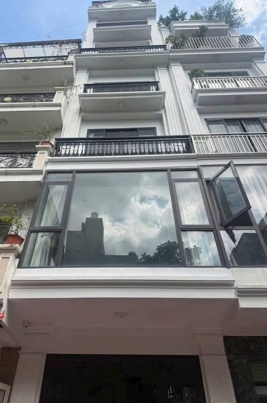 Nhà phân lô Tân Mai 7 tầng, thang máy, xây mới kính koong, full nội thất, ô tô ngủ trong nhà, ở, ...