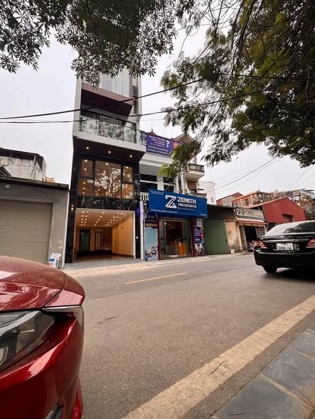 Mặt phố Hoa Lâm,  phường Việt Hưng – vị trí kinh doanh cực đẹp.