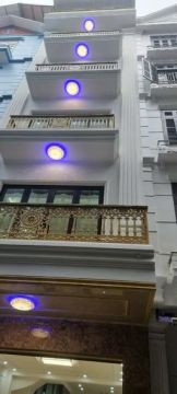 Phạm Tuấn Tài, Cầu Giấy: đường ô tô tránh, 6 tầng thang máy làm văn phòng, 35 triệu/tháng