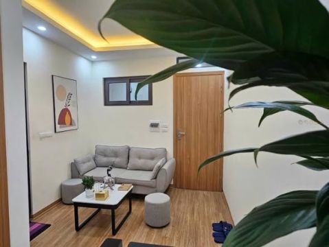 Cho thuê ccmn tại phố Kim Mã, 1 khách + 1 ngủ, full nội thất, ở ngay, giá thuê 5.4 triệu/ tháng.