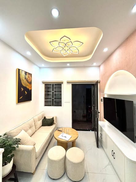 NHỈNH 2 TỶ - 3 TẦNG - SỔ