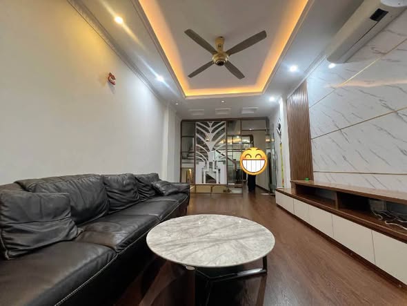 SIÊU PHẨM NGUYỄN SƠN, LONG BIÊN 50m2 x 5 TẦNG NGÕ THÔNG Ô TÔ VÀO NHÀ - Ô CHỜ THANG MÁY  - PHÂN LÔ...