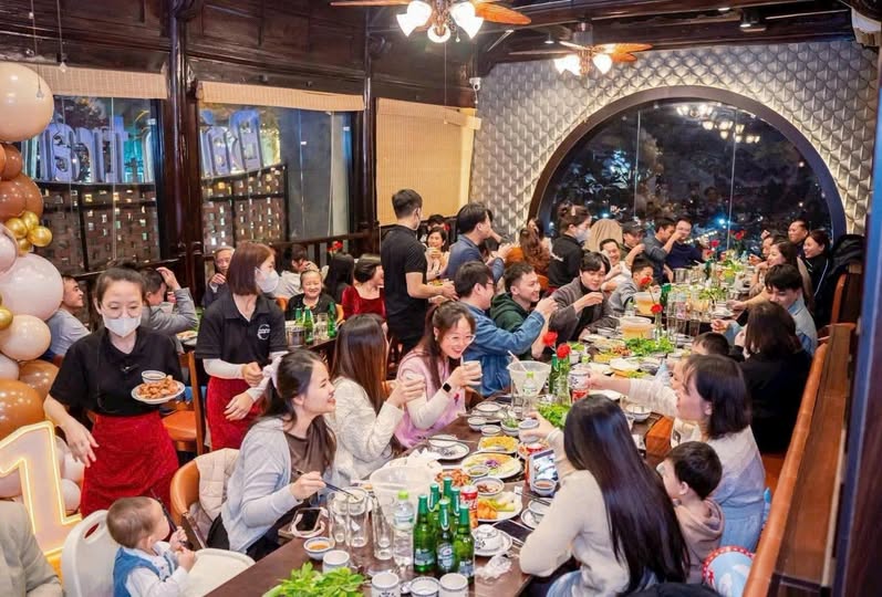 HÀNG HIẾM MẶT PHỐ LẠC LONG QUÂN – ĐỐI DIỆN LOTTE TÂY HỒ