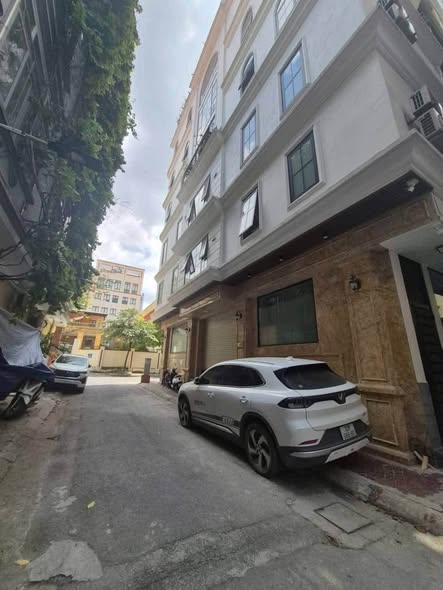 Nhà phố Hoàng Quốc Việt, Cầu Giấy. Ngõ phân lô ô tô đỗ cửa. Dân xây chắc chắn từ nền móng, có thể...