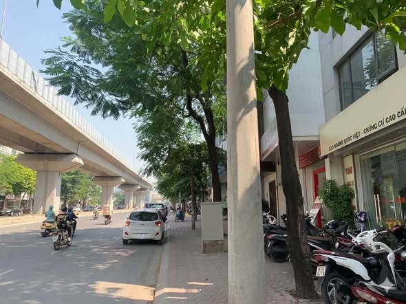 11.6 TỶ - BÁN NHÀ HÀO NAM - 32M2x6T - LÔ GÓC - THANG MÁY - FULL NỘI THẤT -  NHÀ ĐẸP Ở NGAY.