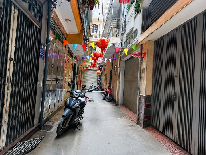Ngõ 678 La Thành thông ngõ 766 La Thành - Ngõ 84, 112 Ngọc Khánh,  40m2 - nhà cấp 4