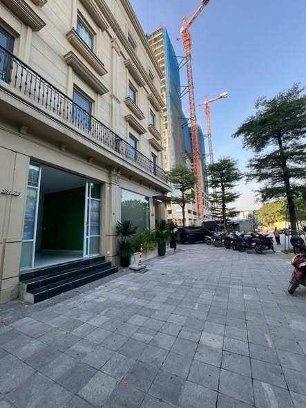 Chính chủ cho thuê MBKD ngõ 214 Nguyễn Xiển, khu biệt thự CANABY.