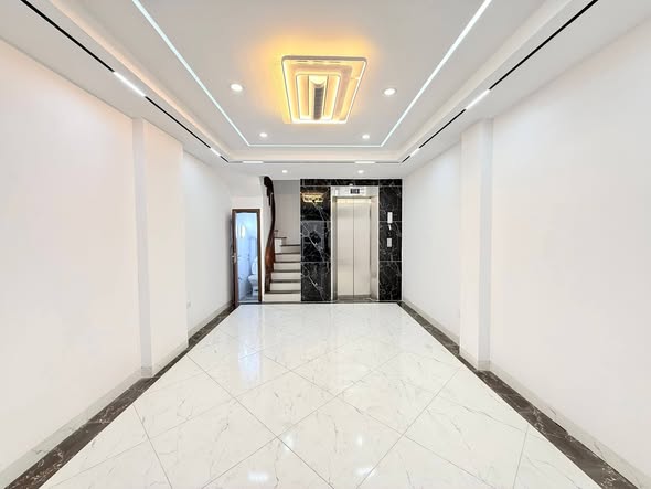 PHÂN KHÚC 12 TỶ 60M2 OTO 7 CHỖ VÀO NHÀ - NGAY SÁT TIME CITY - HAI BÀ TRƯNG