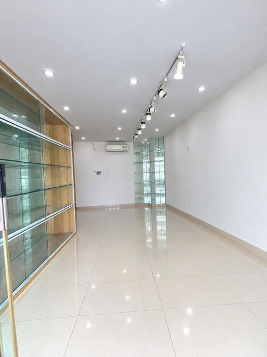 CHO THUÊ MBKD TRẦN KHÁT CHÂN tầng 1, ngay ngã tư Bạch Mai - Trần Khát Chân