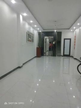 Giá thuê: 7.5  triệu , Cho thuê mặt bằng kinh doanh tầng 1 trong ngõ, gần ngõ 974 Đường Láng, Quậ...